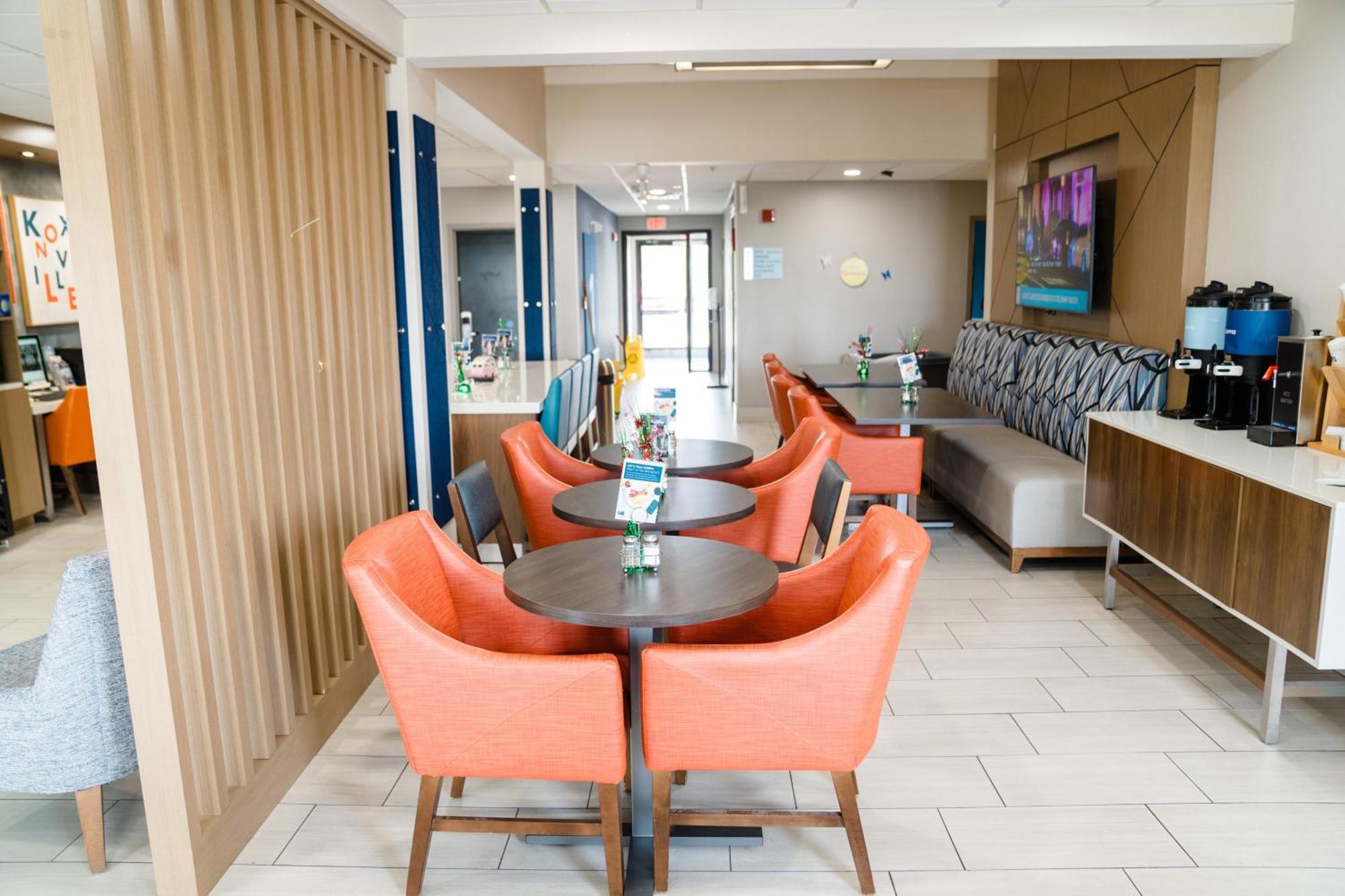 Holiday Inn Express Hotel & Suites Knoxville-North-I-75 Exit 112 By Ihg Exterior photo