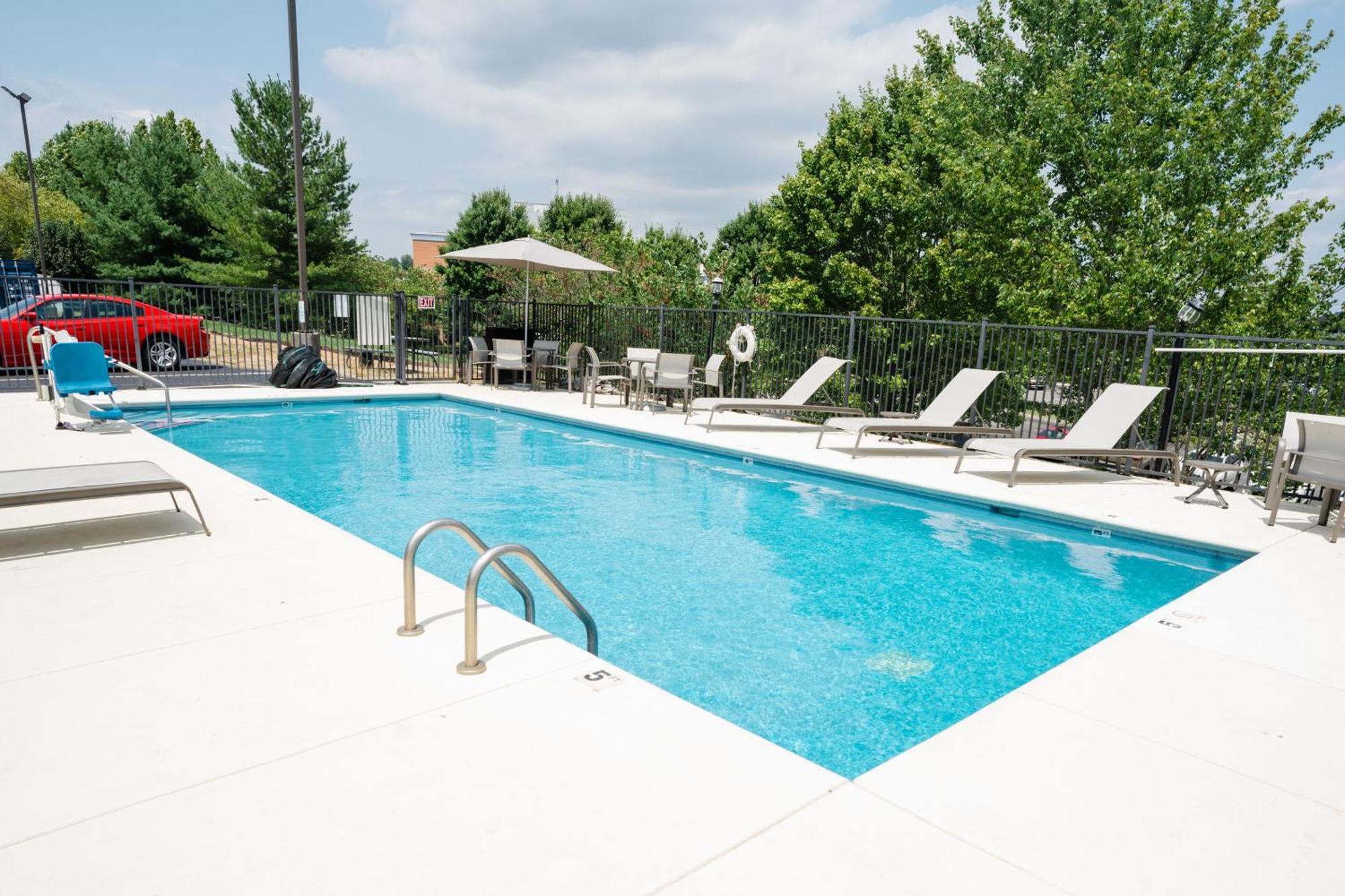 Holiday Inn Express Hotel & Suites Knoxville-North-I-75 Exit 112 By Ihg Exterior photo